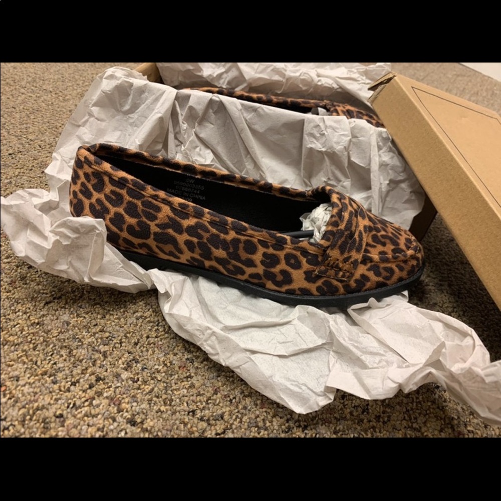 Shoes - Picture 4 of 5